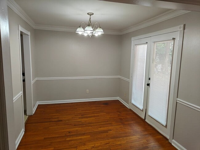 Photo - 2644 Pineland Ave