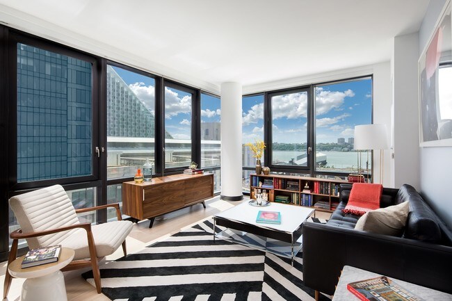 Photo - 21 West End Ave