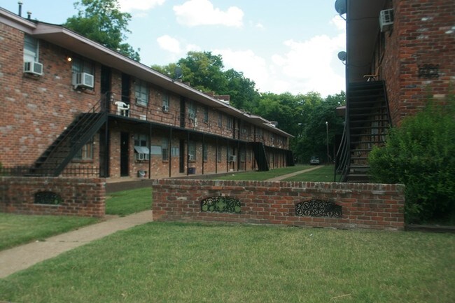 Photo - Mclemore Apartments