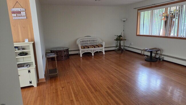 Photo - 308 Steven Dr