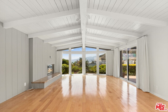 Photo - 117 Ocean Way