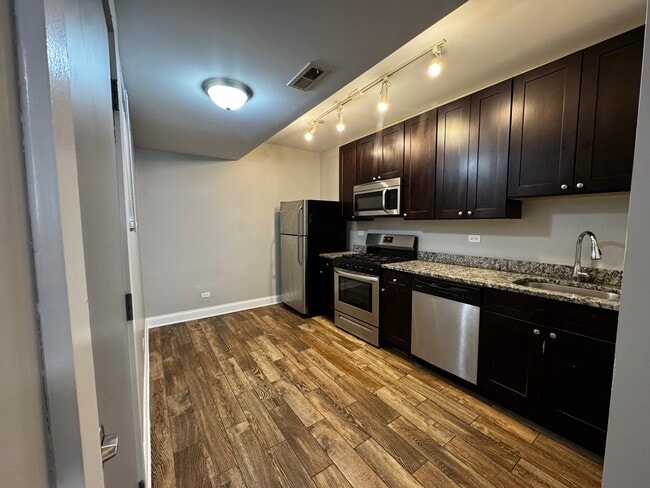 Photo - 5001 N Sawyer Ave Unidad GDN