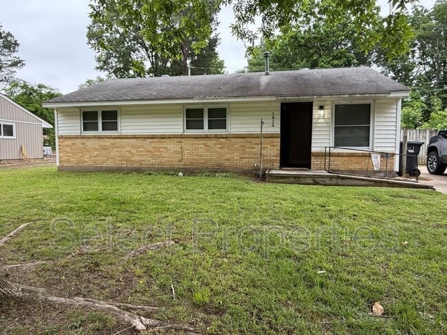 Building Photo - 1824 Rosemond Ave