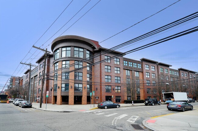 Building Photo - 70 Adams St Unit 3B