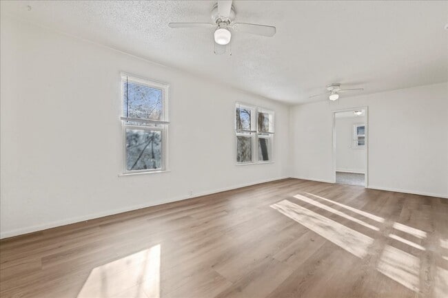 Photo - 1714 Main St