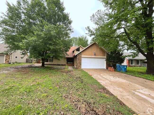 Building Photo - LEASING Rental
