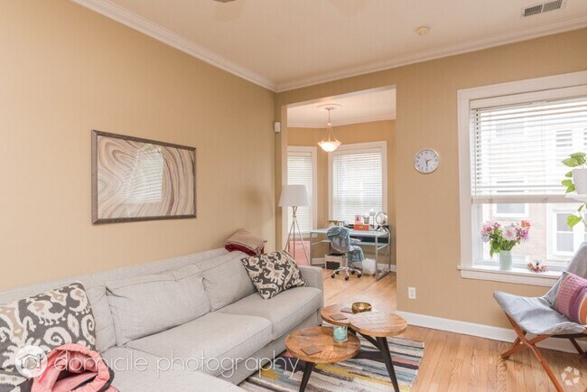 Building Photo - 839 W Cornelia Ave Unit 2 Rental