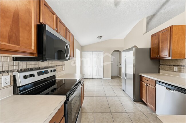 312 Azores Pl