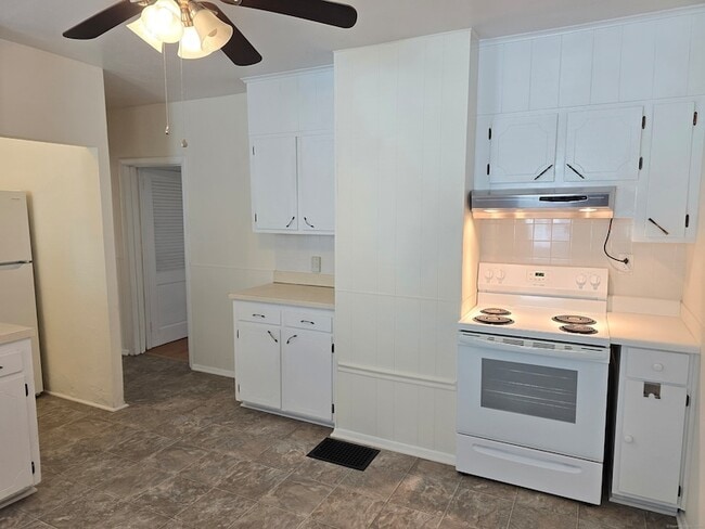 Photo - 21 Oakwood St