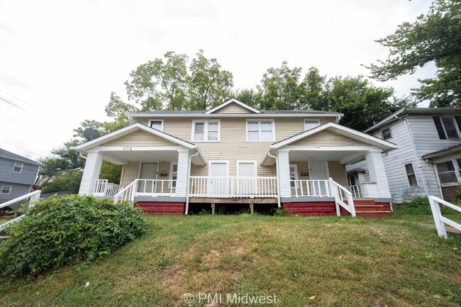 Building Photo - "Charming Urban Retreat: Cozy 1-Bedroom Ap... Unit A Rental