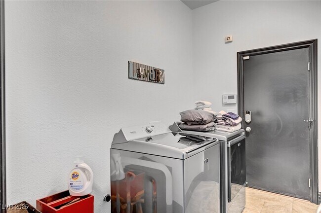 Photo - 9593 Los Cotos Ct