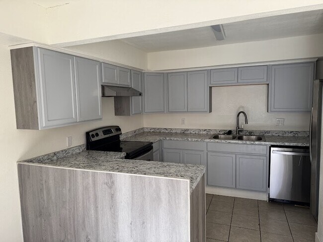 Photo - Central Phoenix 4 Bedroom Townhome
