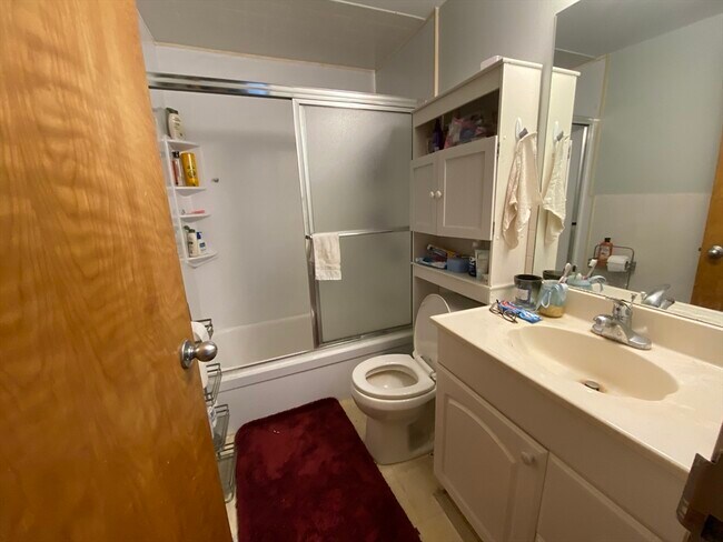 Photo - 111 Gainsborough St Unidad 301