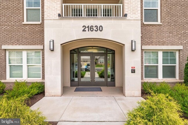 Photo - 21630 Hawksbill High Cir Unidad 405
