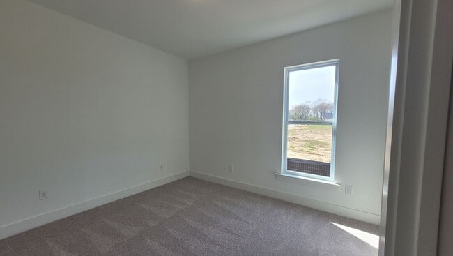 Photo - 4br home in Zachary only 2yrs old!