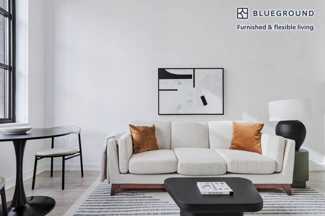 Photo - 135 York St Unidad FL6-ID2166