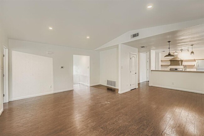 Photo - 4902 Parell Path