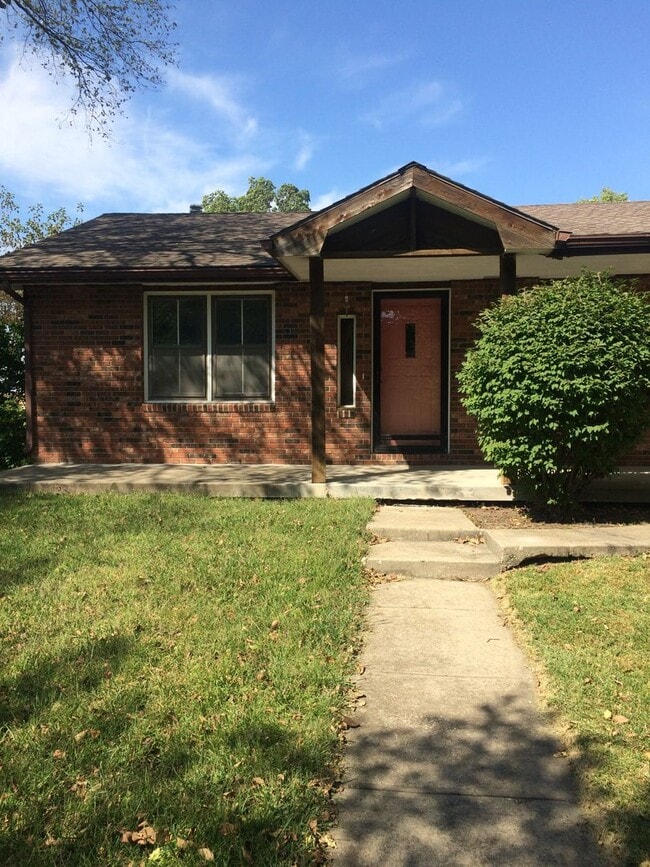 Building Photo - 210/202 Unit 202