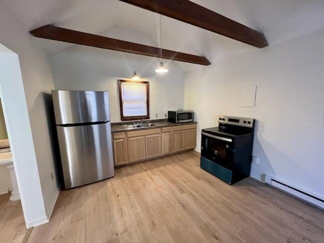 Building Photo - Downey Street Unit APT B