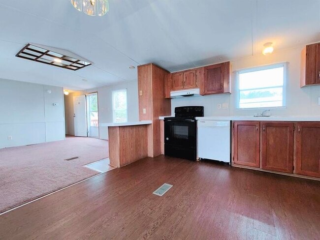 Photo - 308 Sunshine Dr