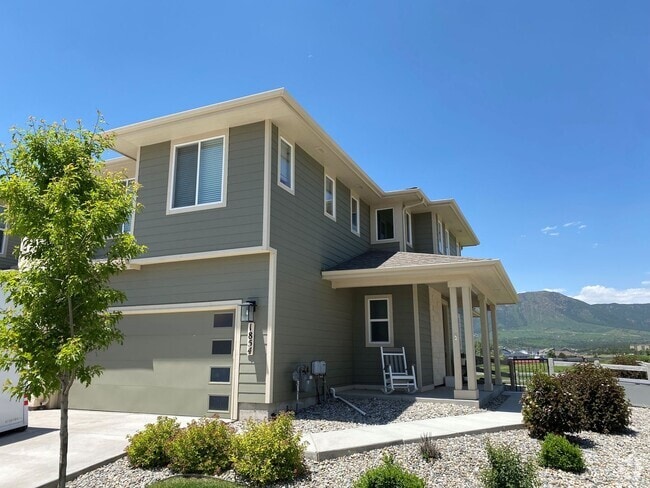 Building Photo - Incredible Views from this 3 Bedroom, 2.5 ... Rental