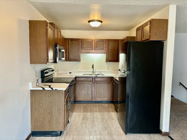 Photo - 338 Oxford Ct