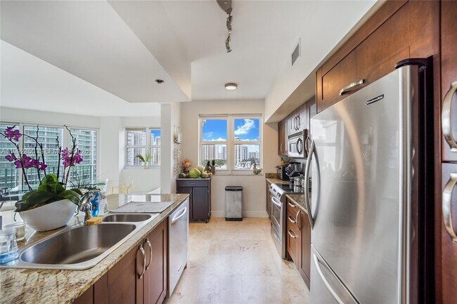 Photo - 20000 E Country Club Dr Unit 1211