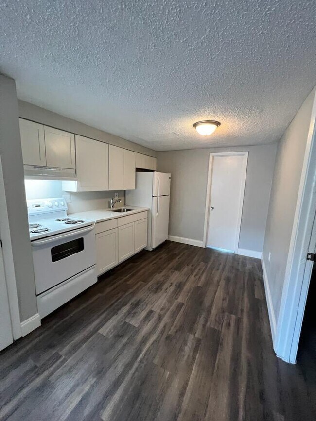 Photo - 908 35th Ave W Unit B