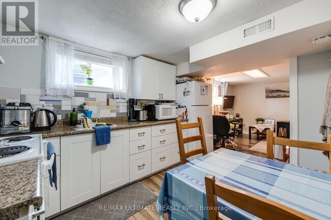 Photo - 5 Burrard Rd