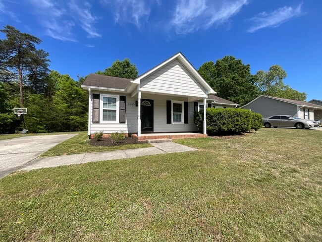 Photo - 2709 Ingleside Dr