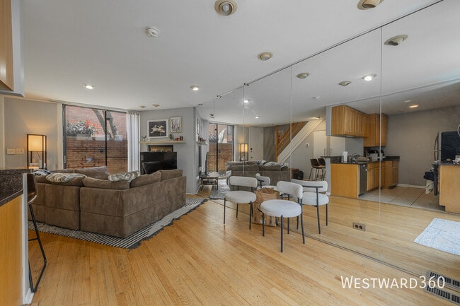 Photo - 740 W Webster Ave