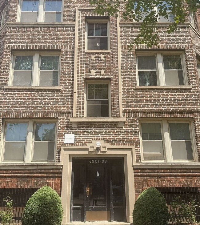 Building Photo - 6901 S Crandon Ave Unit 2