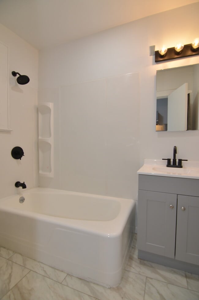 Photo - 12 Lake St Unit Apt 2