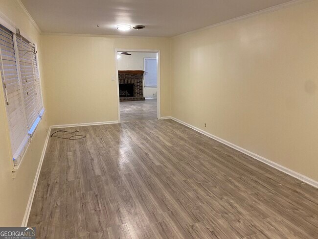 Photo - 374 E Monroe Ave