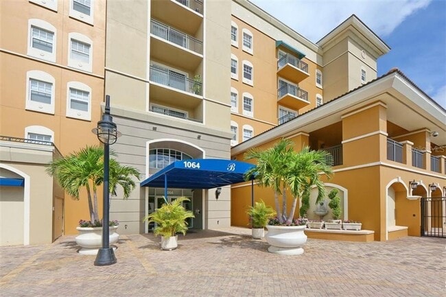 Annual UNfurnished 2/2 condo on top floor ... - Annual UNfurnished 2/2 condo on top floor ...