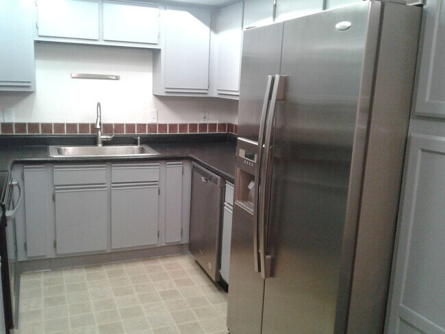 Photo - "FREE RENT! Early move-in available. Inter...