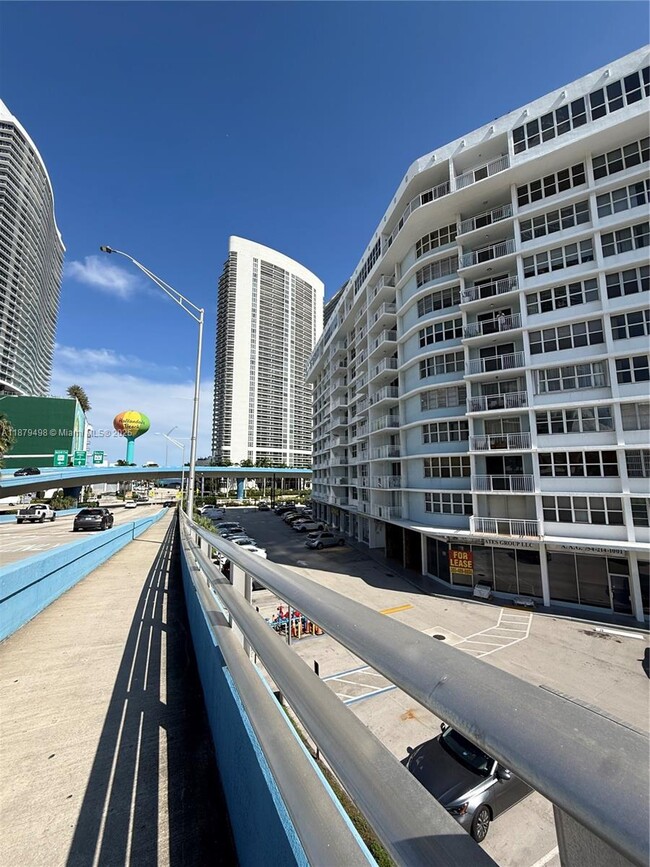 Building Photo - 1801 S Ocean Dr Unit 243 Rental