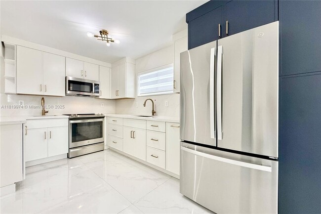 Building Photo - 4122 Collins Ave Unit 3B Rental