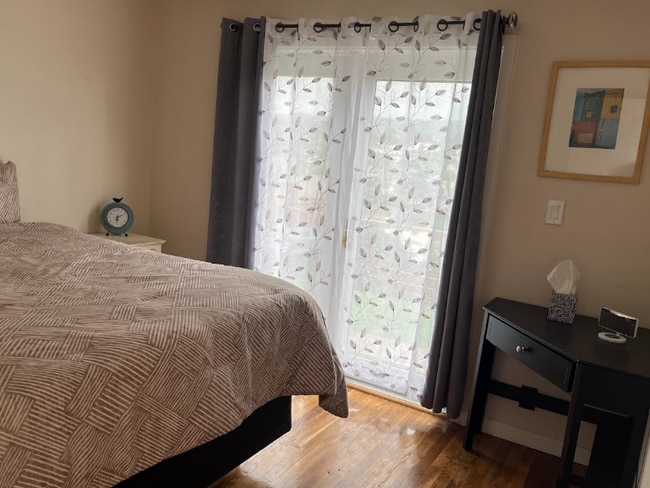 Photo - 950 Portola Dr