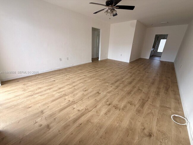 Building Photo - 7921 East Dr Unit 17