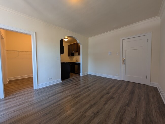 Photo - 2936 W Palmer St Unit 405