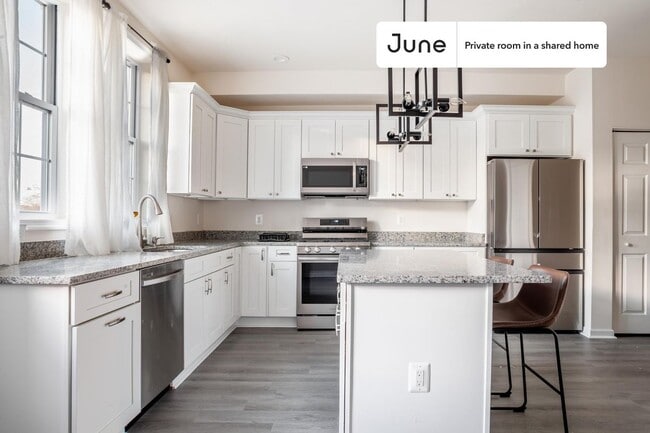 Photo - Room in Shared 4 bed/3.5 bath home Unidad D