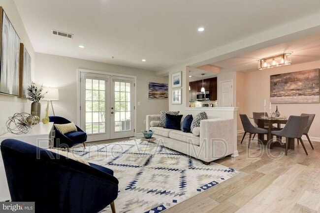 Photo - 4113 S Four Mile Run Dr Unit #204