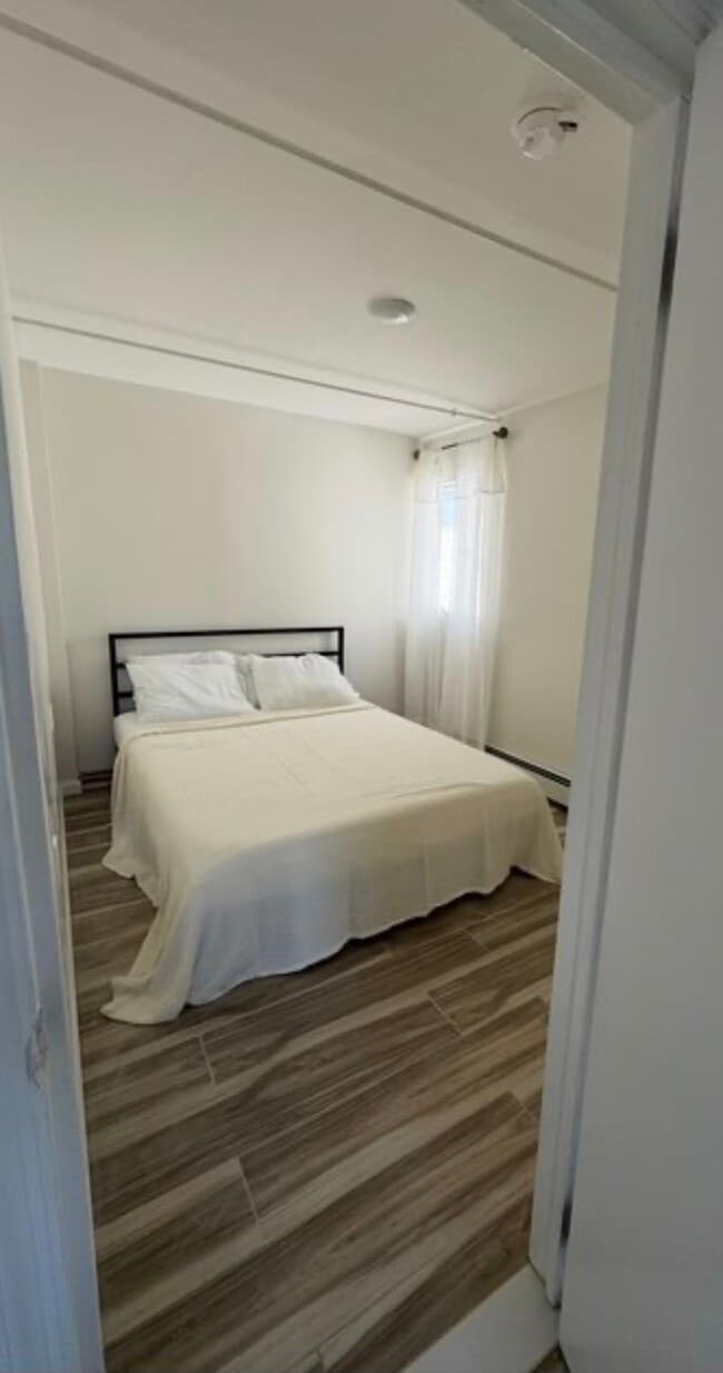 Photo - 9924 Russell St