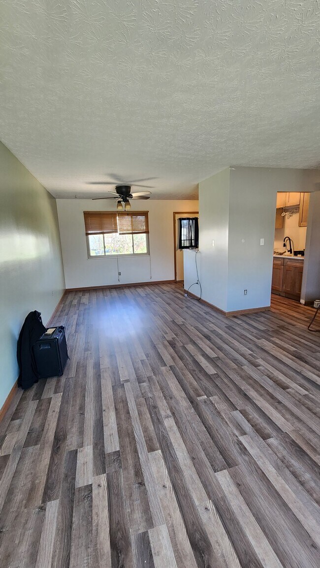 Photo - 620 Mistletoe Ct