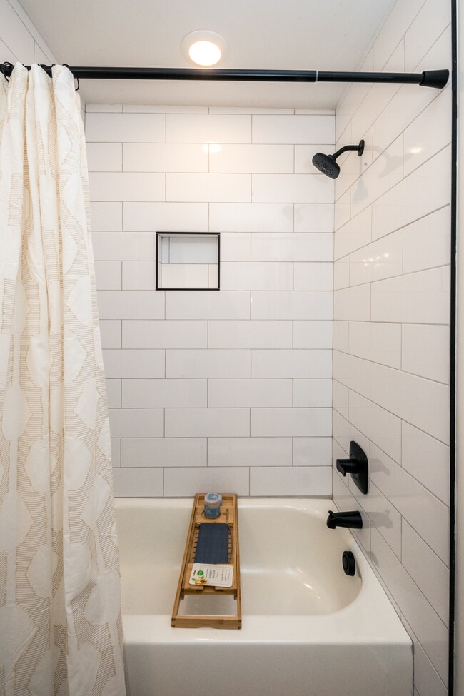 Photo - 1035 Hamlet St