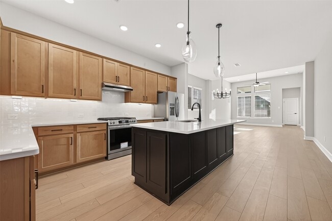 Photo - 11219 Peacock Flower St