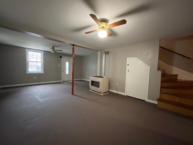 Photo - Beautifully Maintained End-Unit Townhome f...