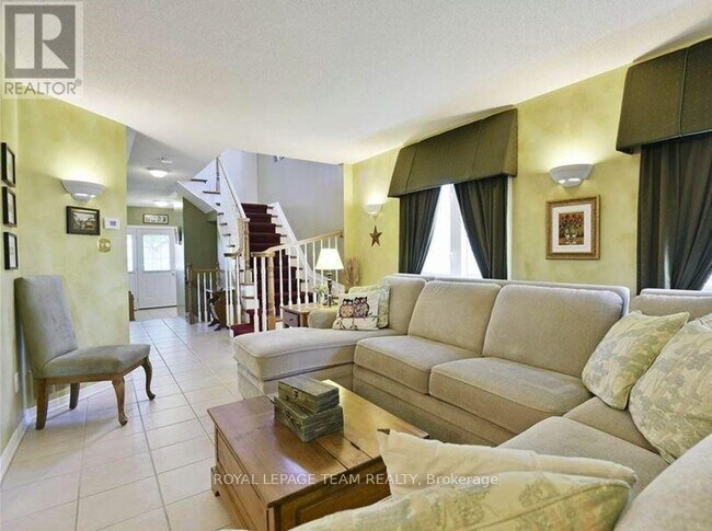 Photo - 32 Riverstone Dr