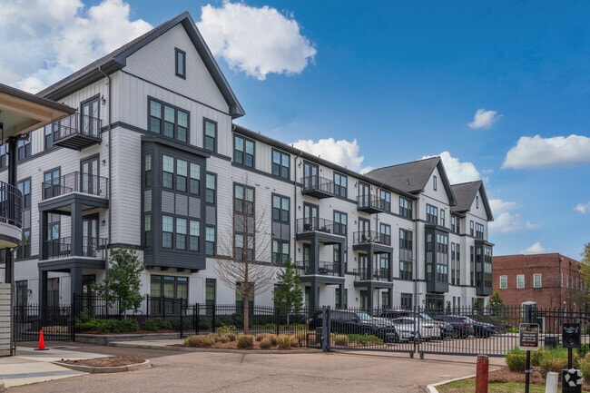 The Quarter House Apartments